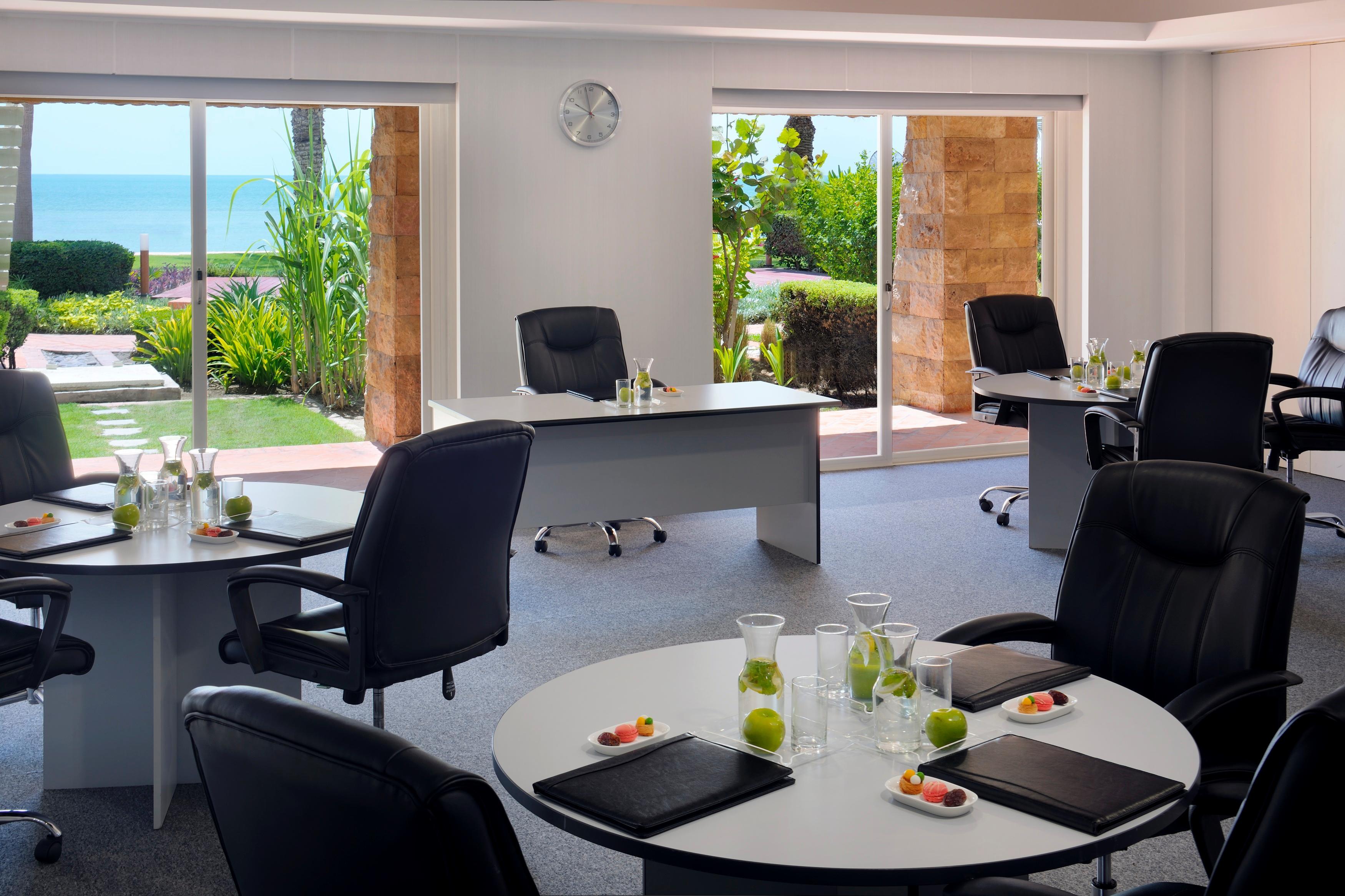 Moevenpick Hotel & Resort Al Bida'A Salmiya Экстерьер фото Boardroom at the Westin Maldives