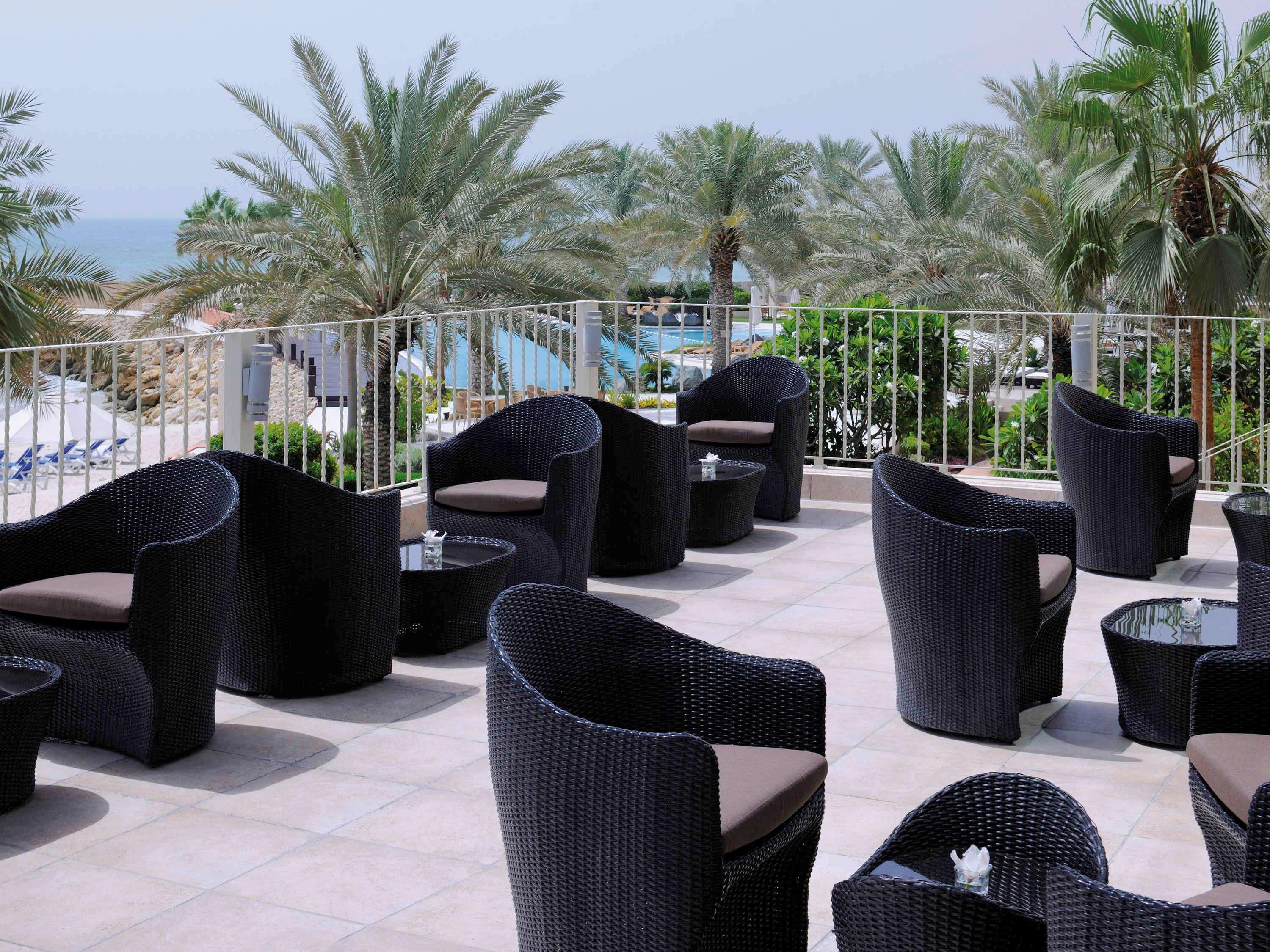 Moevenpick Hotel & Resort Al Bida'A Salmiya Экстерьер фото The pool at the hotel